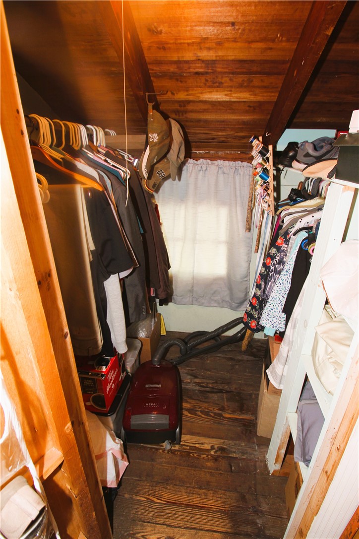 13202 Park Road Carlton, NY 14571 - Photo 37 of 50 Walk-in Closet off the Center Hallway