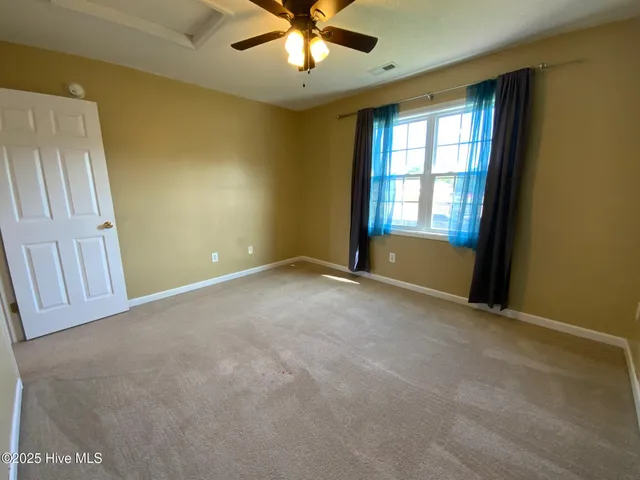 $1,725 | 302 Mann Street, Hubert, NC 28539