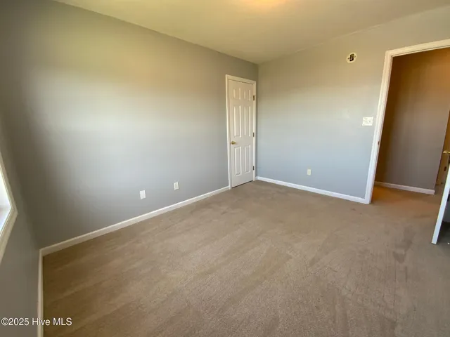 $1,725 | 302 Mann Street, Hubert, NC 28539