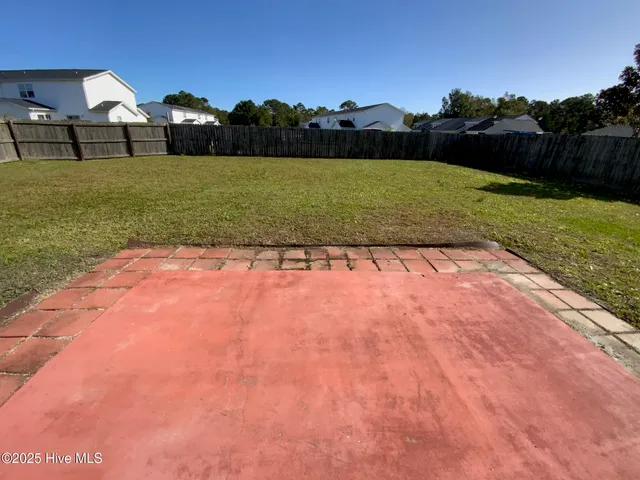 $1,725 | 302 Mann Street, Hubert, NC 28539