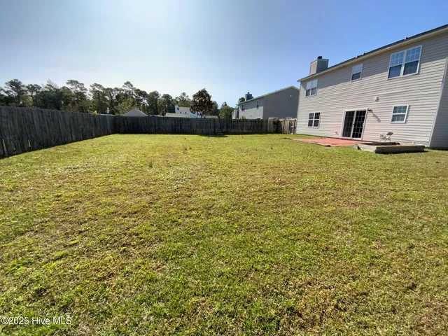 $1,725 | 302 Mann Street, Hubert, NC 28539