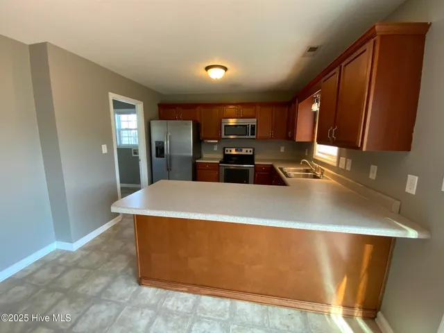 $1,725 | 302 Mann Street, Hubert, NC 28539