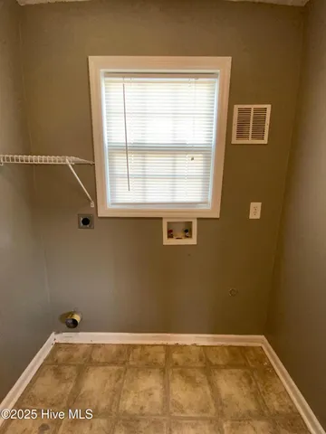 $1,725 | 302 Mann Street, Hubert, NC 28539