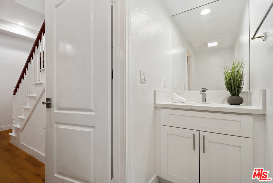 2222 Rockefeller Lane, Unit B Redondo Beach, CA 90278 - Photo 8 of 21