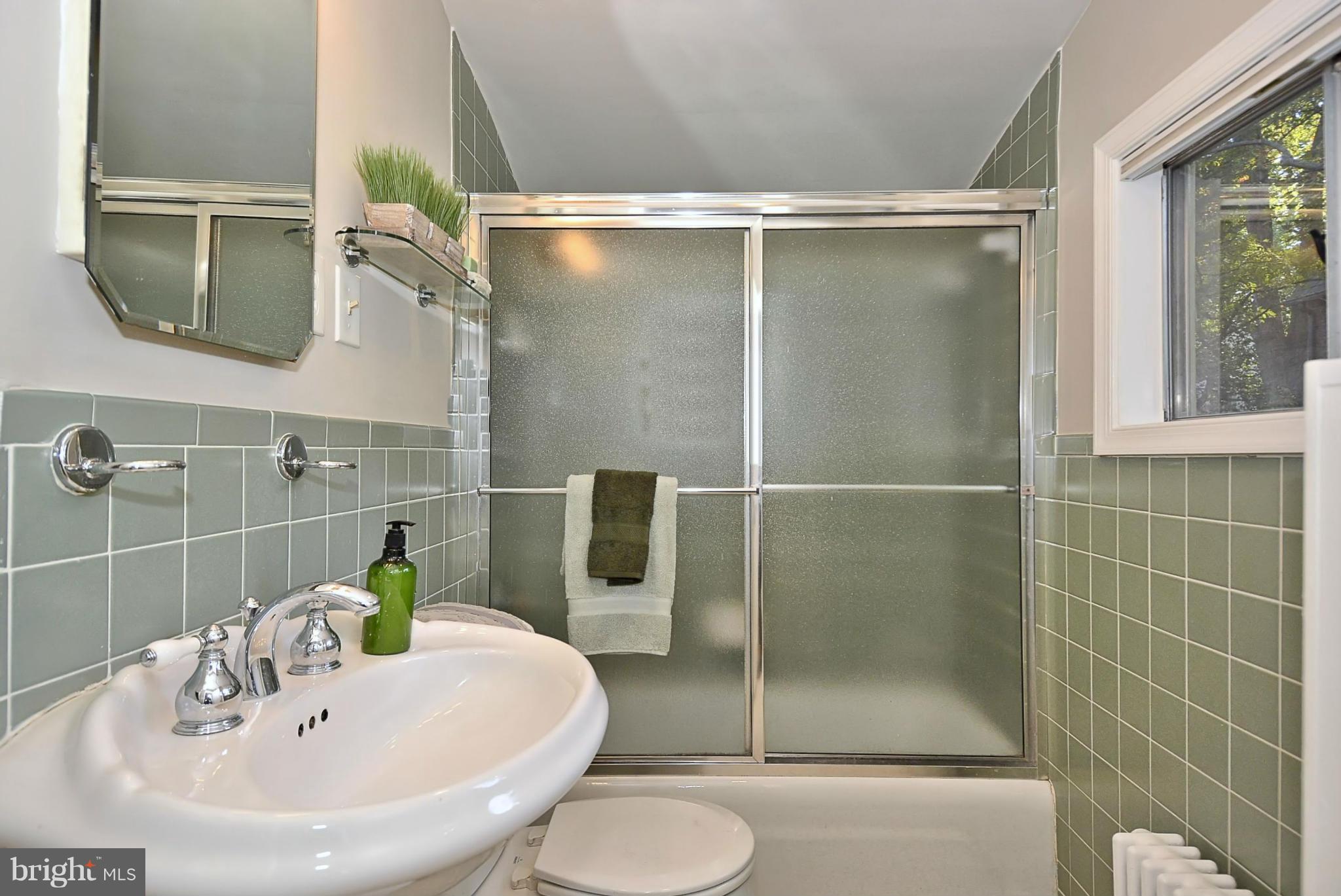 3711 Reno Road Northwest Washington, DC 20008 - Photo 17 of 29 Attached Bathroom