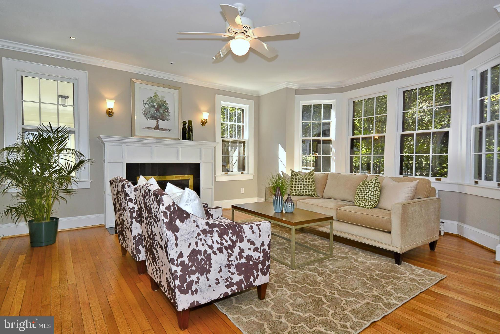 3711 Reno Road Northwest Washington, DC 20008 - Photo 5 of 29 Spacious and Light