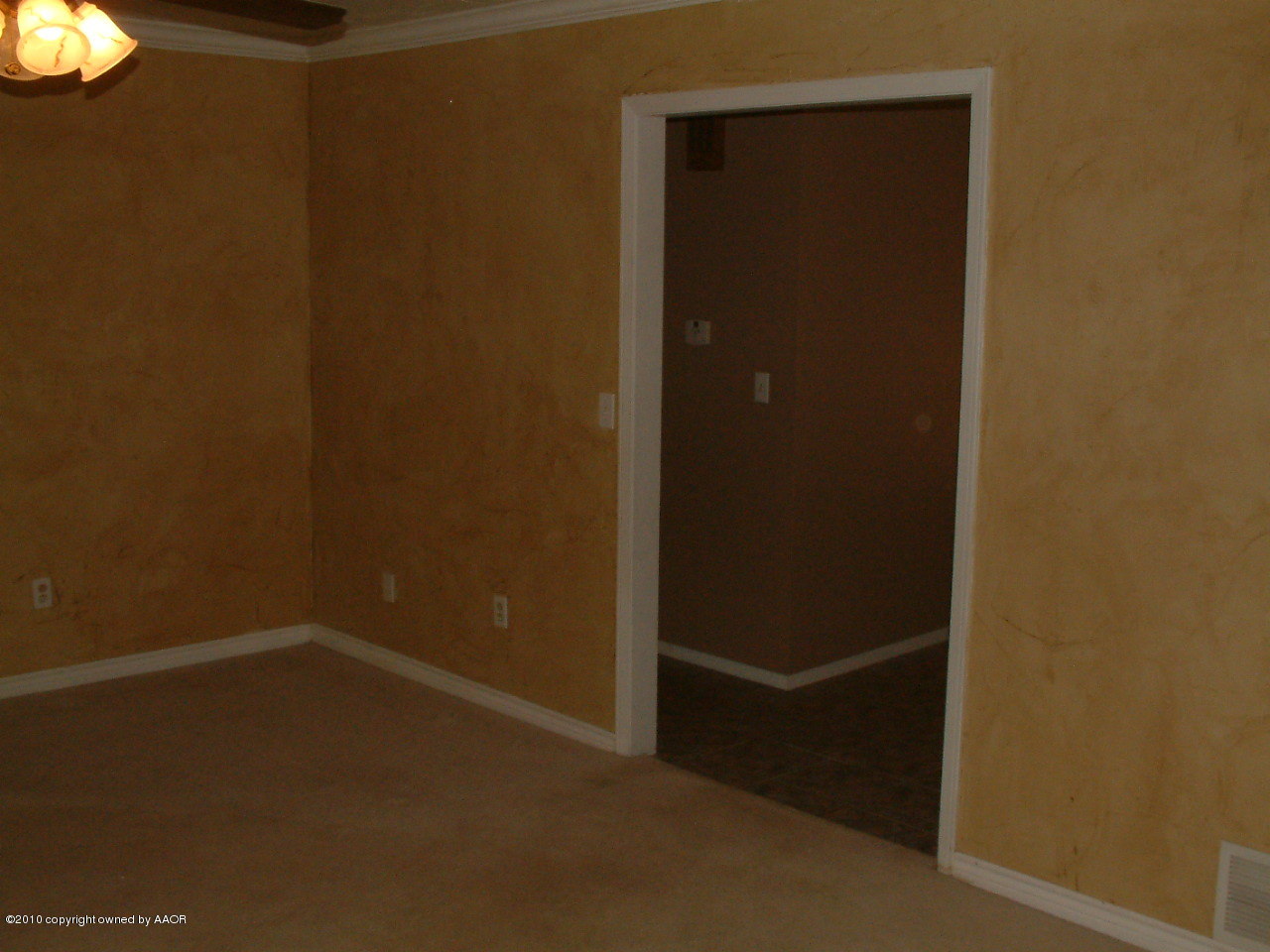 5305 While A Way Road Amarillo, TX 79109 - Photo 4 of 10 Den 1