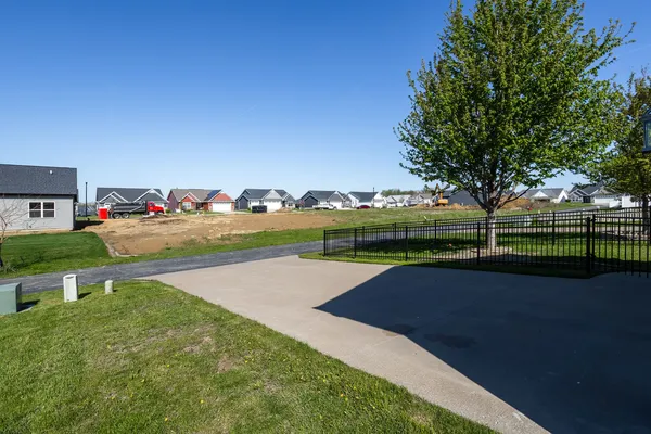 $390,000 | 6234 Mississippi Avenue, Davenport, IA 52807