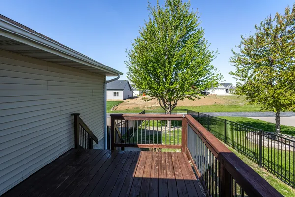 $390,000 | 6234 Mississippi Avenue, Davenport, IA 52807