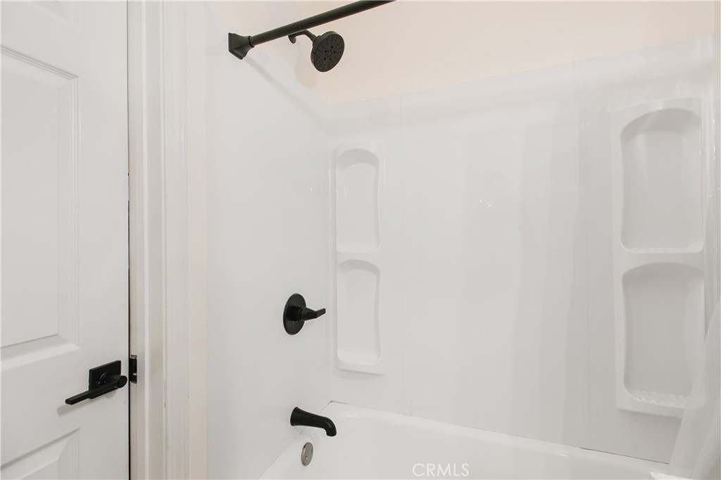 5084 Campo Road Los Angeles, CA 91364 - Photo 6 of 29 a bathroom with a shower