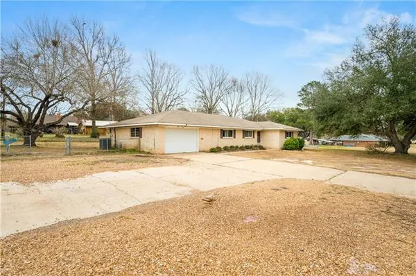 $168,000 | 1022 2nd Street, Dry Prong, LA 71423