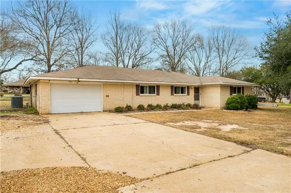 $168,000 | 1022 2nd Street, Dry Prong, LA 71423