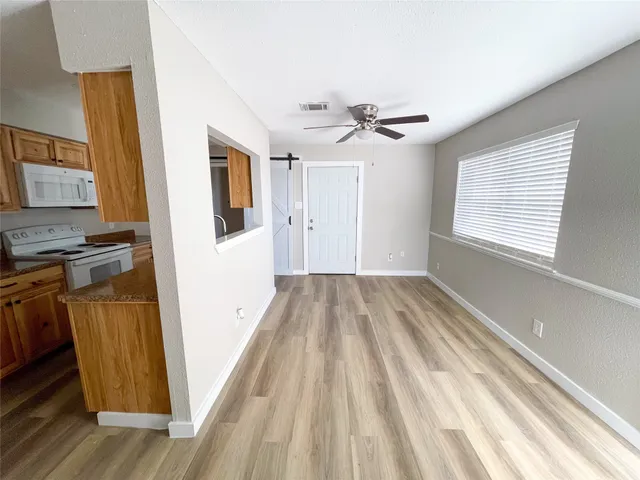 $1,600 | 4612 West Orange Street, Pearland, TX 77581