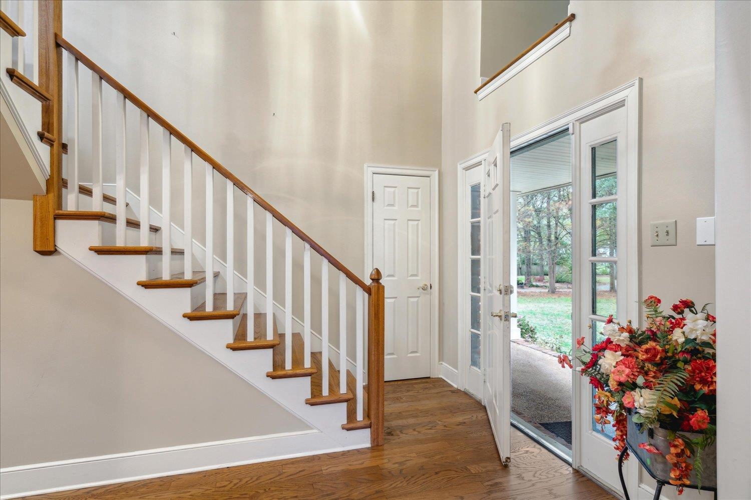 8450 Thor Road Memphis, TN 38018 - Photo 5 of 32 Entrance foyer featuring hardwood / wood-style flooring