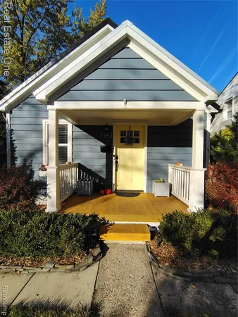 $2,200 | 241 North Helen Avenue, Rochester, MI 48307