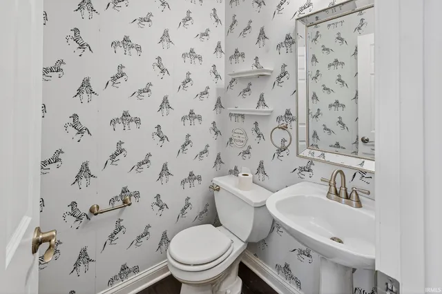 $555,000 | 50619 Lakeside Drive, Granger, IN 46530