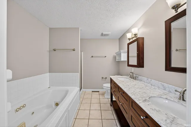 $525,000 | 50619 Lakeside Drive, Granger, IN 46530