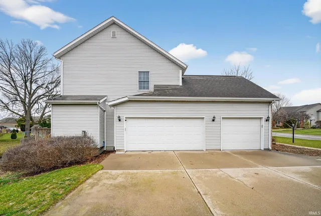 $555,000 | 50619 Lakeside Drive, Granger, IN 46530