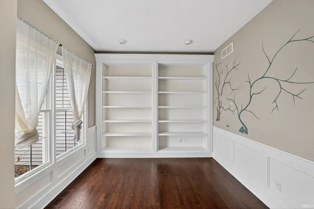 $555,000 | 50619 Lakeside Drive, Granger, IN 46530