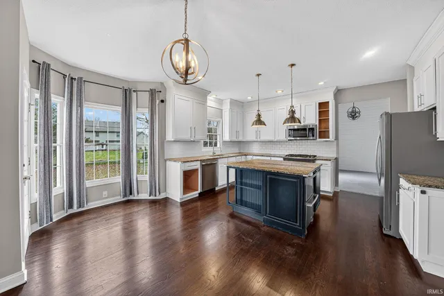 $525,000 | 50619 Lakeside Drive, Granger, IN 46530