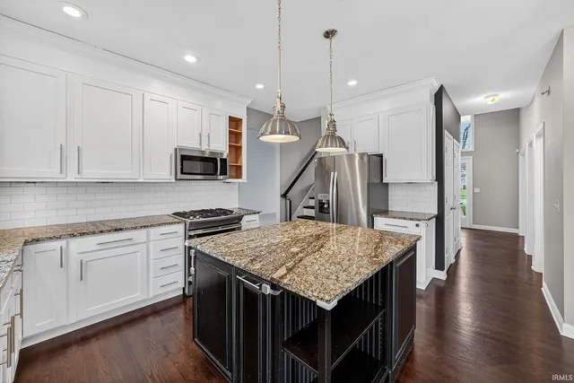 $555,000 | 50619 Lakeside Drive, Granger, IN 46530