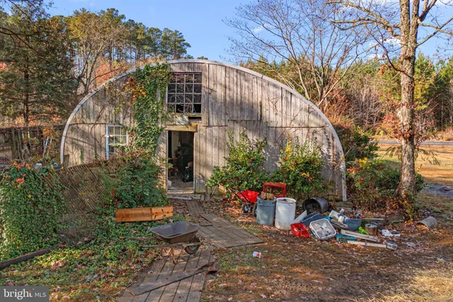 a view of outdoor space with garden and entertaining space