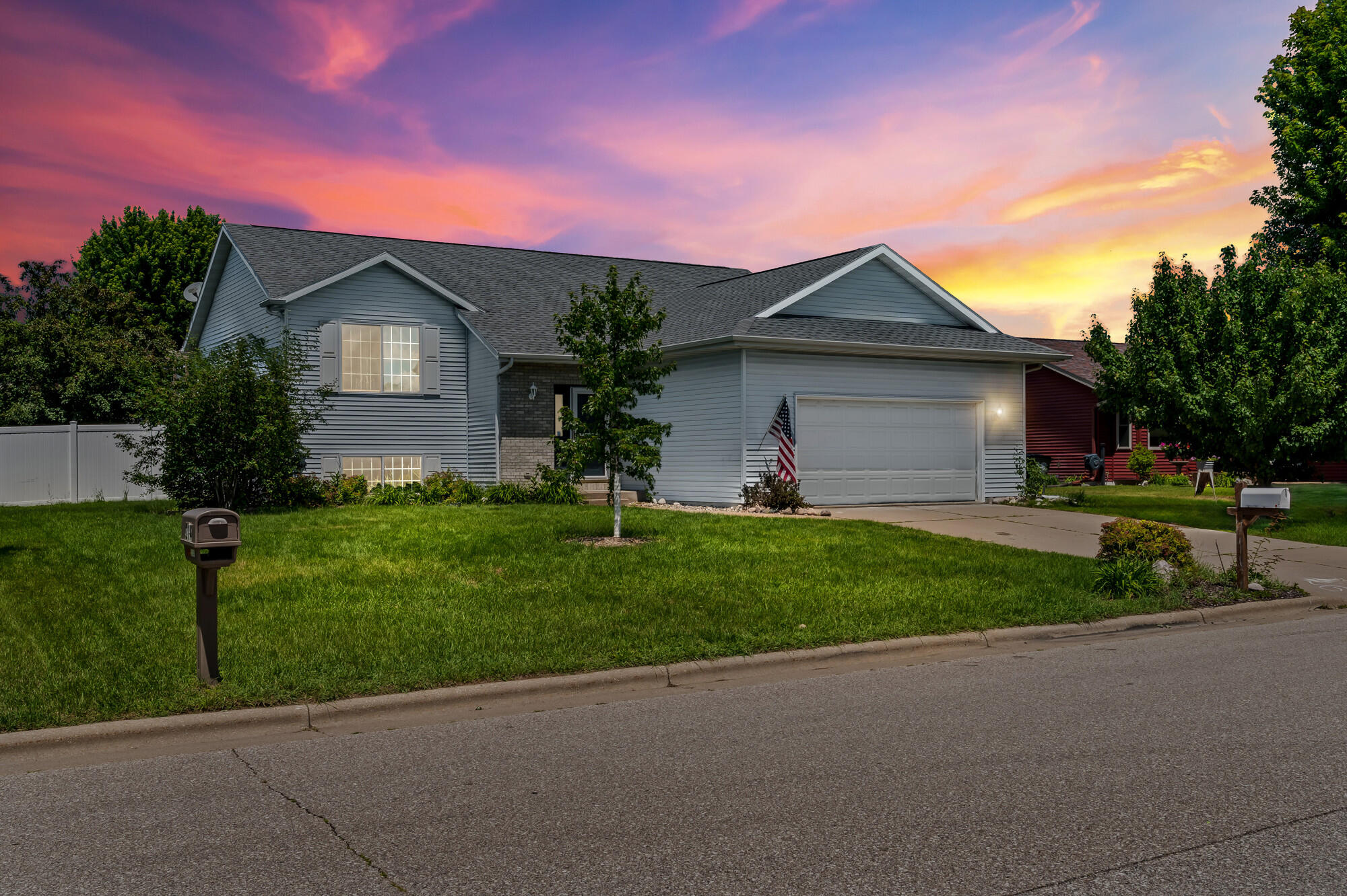 213 Kenneda Street Holmen, WI 54636 - Photo 1 of 39 1_dsc00736_addon_dtd