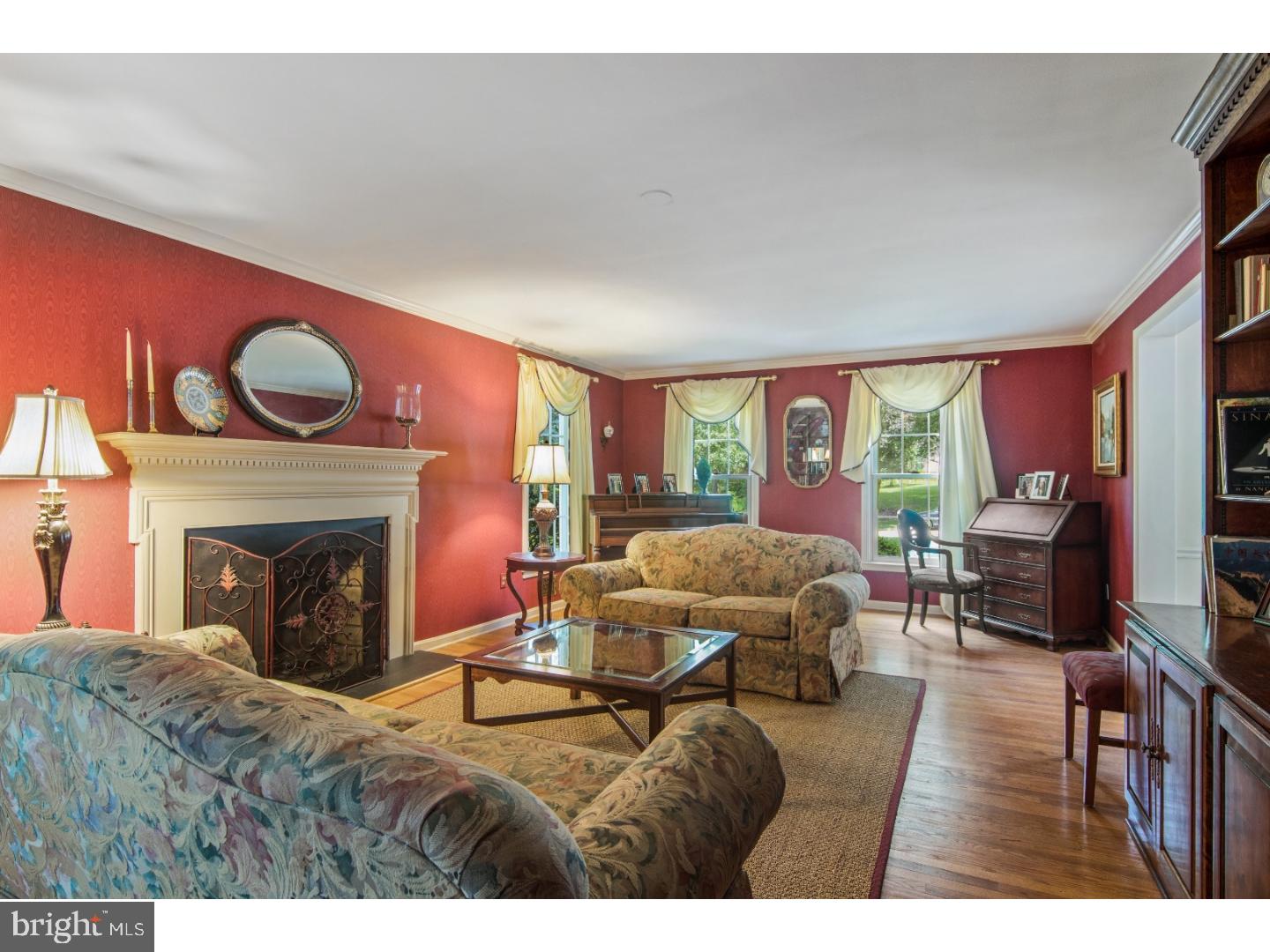 2052 Waterloo Road Berwyn, PA 19312 - Photo 5 of 25 Living Room