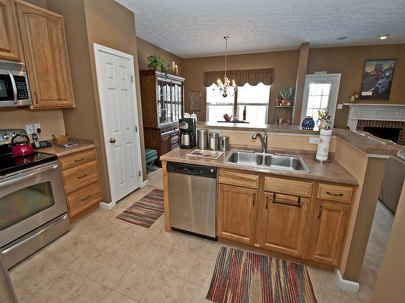270 Maple Ridge Drive Canonsburg, PA 15317 - Photo 10 of 23 Kitchen.