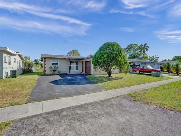 $2,600 | 8550 Northwest 27th Place, Unit 8550, Sunrise, FL 33322