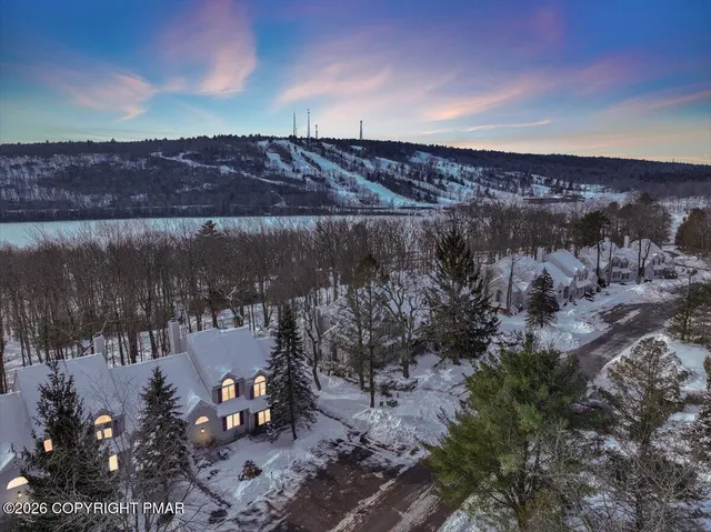 $390,000 | 102 Laurelwoods Drive, Lake Harmony, PA 18624