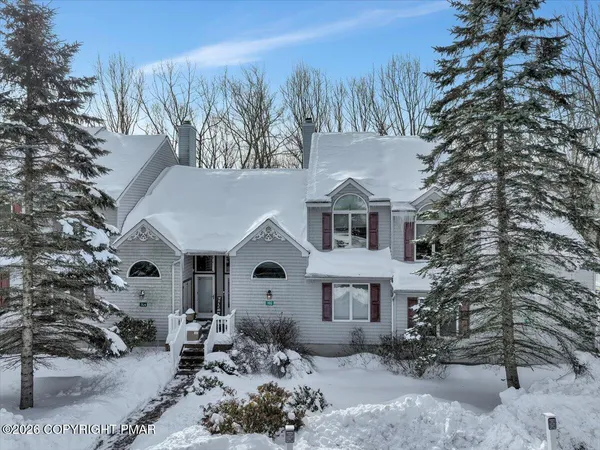 $379,000 | 102 Laurelwoods Drive, Lake Harmony, PA 18624