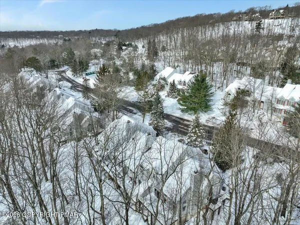 $379,000 | 102 Laurelwoods Drive, Lake Harmony, PA 18624