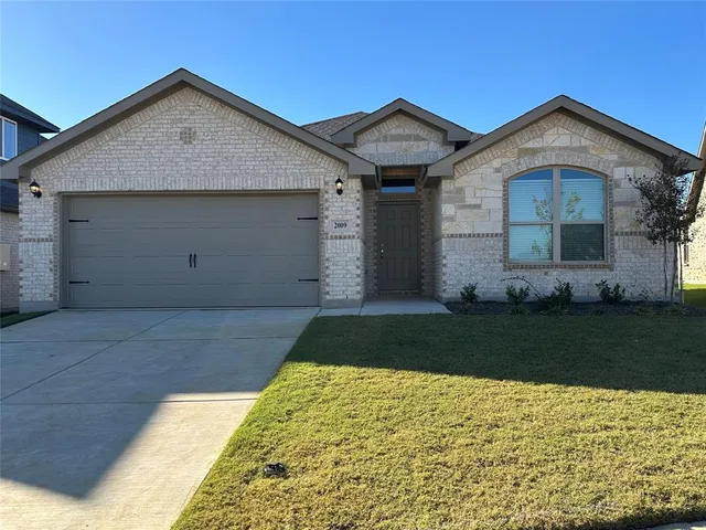 $2,340 | 2009 Sesaro Drive, Aubrey, TX 76227