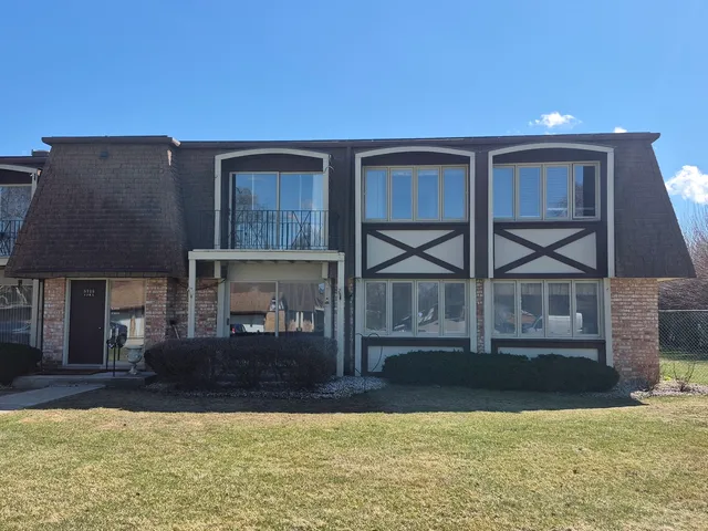 $164,900 | 5715 Park Place, Unit J2, Crestwood, IL 60418