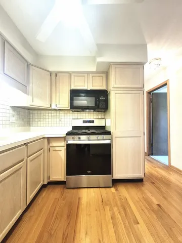 $164,900 | 5715 Park Place, Unit J2, Crestwood, IL 60418