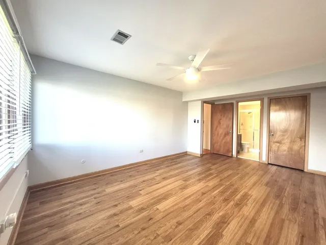 $164,900 | 5715 Park Place, Unit J2, Crestwood, IL 60418