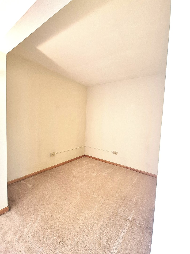 5715 Park Place, Unit J2 Crestwood, IL 60418 - Photo 6 of 28