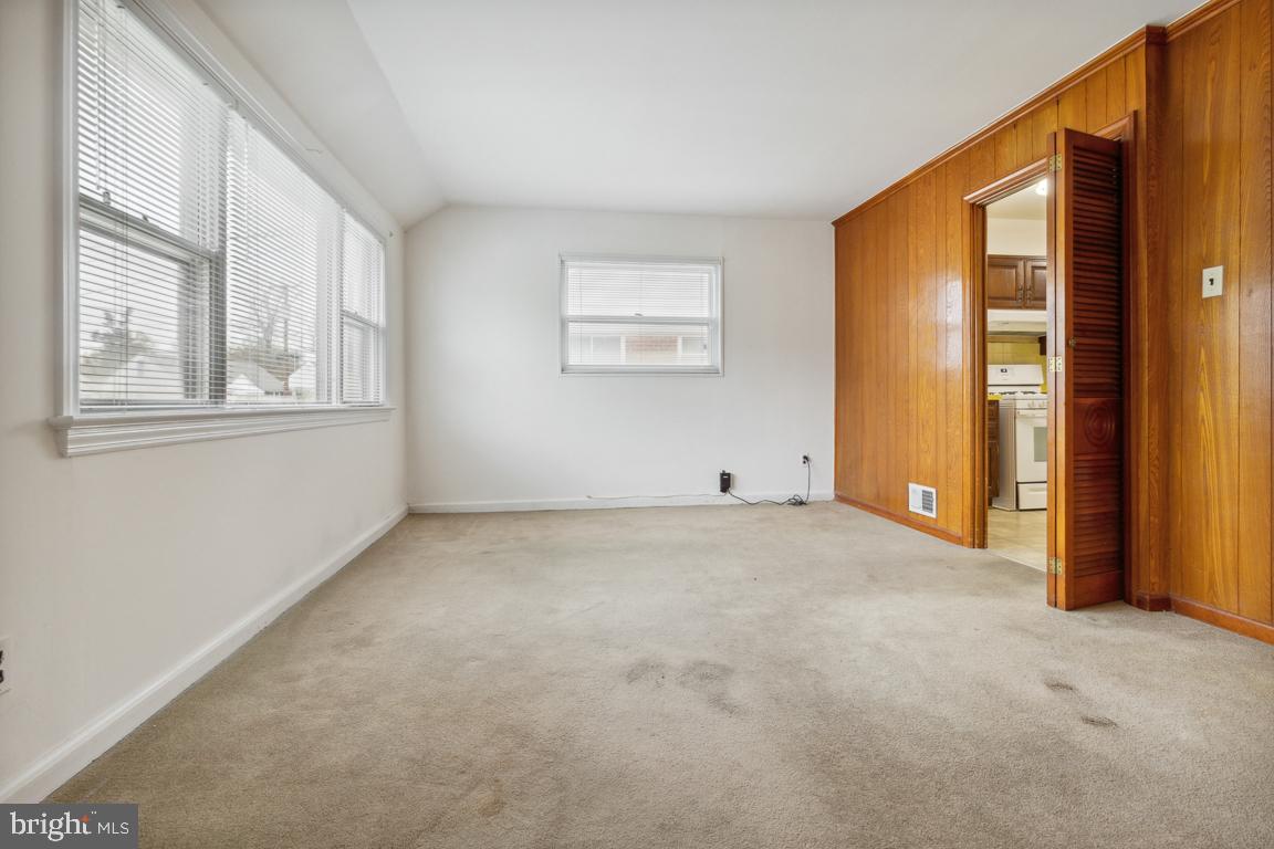 12719 Gould Road Silver Spring, MD 20906 - Photo 4 of 37