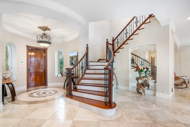 a view of entryway and hall