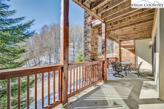 $429,500 | 136 D Wapiti Way, Unit 9D, Banner Elk, NC 28604