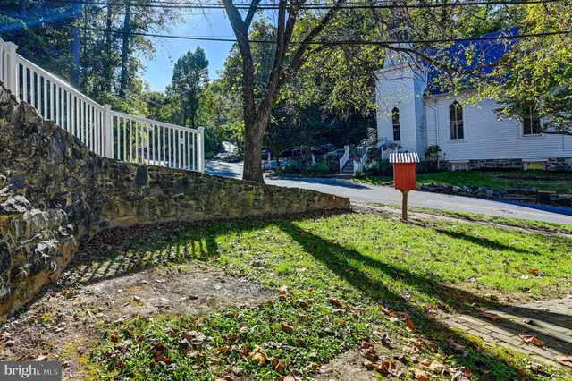 $2,100 | 804 A Oella Avenue, Ellicott City, MD 21043