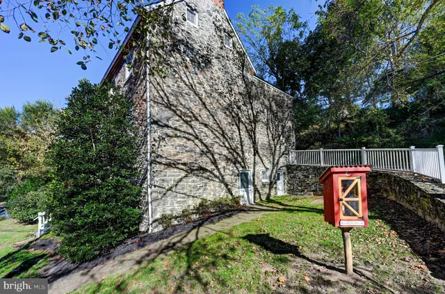 $2,100 | 804 A Oella Avenue, Ellicott City, MD 21043