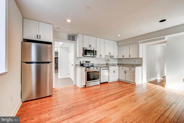 $2,100 | 804 A Oella Avenue, Ellicott City, MD 21043