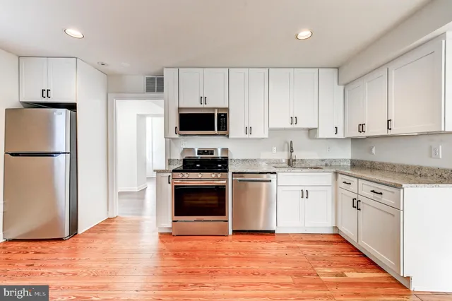 $2,100 | 804 A Oella Avenue, Ellicott City, MD 21043