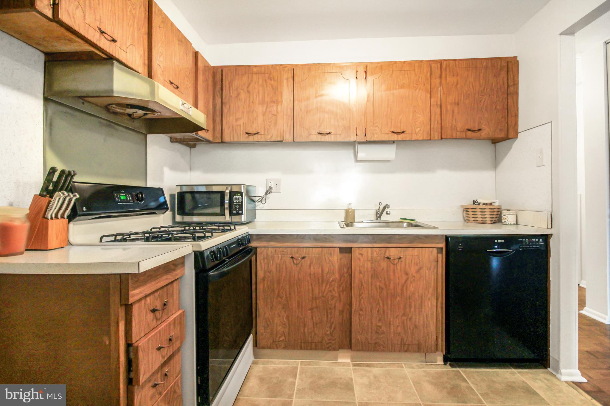 10810 Heflin Road Philadelphia, PA 19154 - Photo 11 of 32 Gallery Image 11