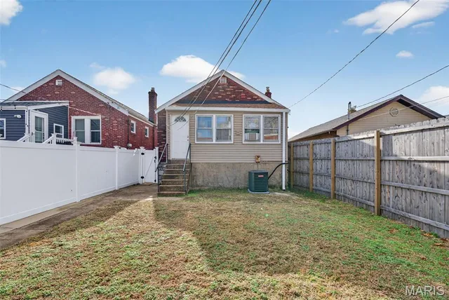 $209,999 | 4827 Miami Street, St. Louis, MO 63116