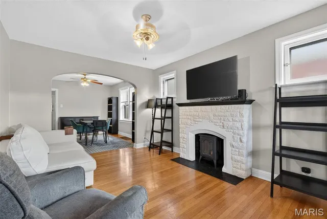 $209,999 | 4827 Miami Street, St. Louis, MO 63116