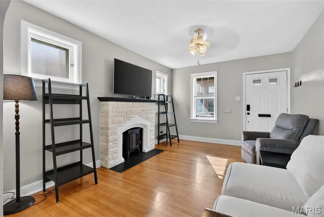 $209,999 | 4827 Miami Street, St. Louis, MO 63116