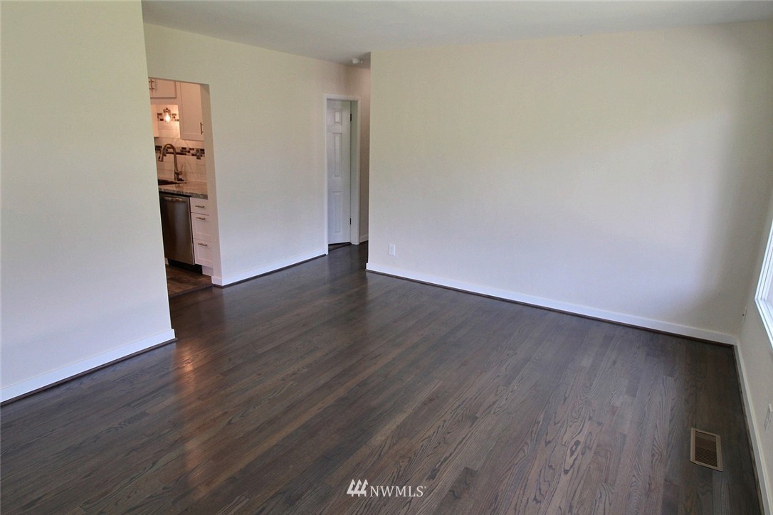 2303 Northeast 8th Place Renton, WA 98056 - Photo 11 of 25 Gallery Image 11
